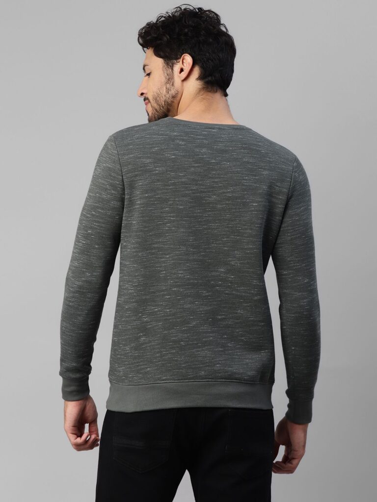 roundneck sweatshirt